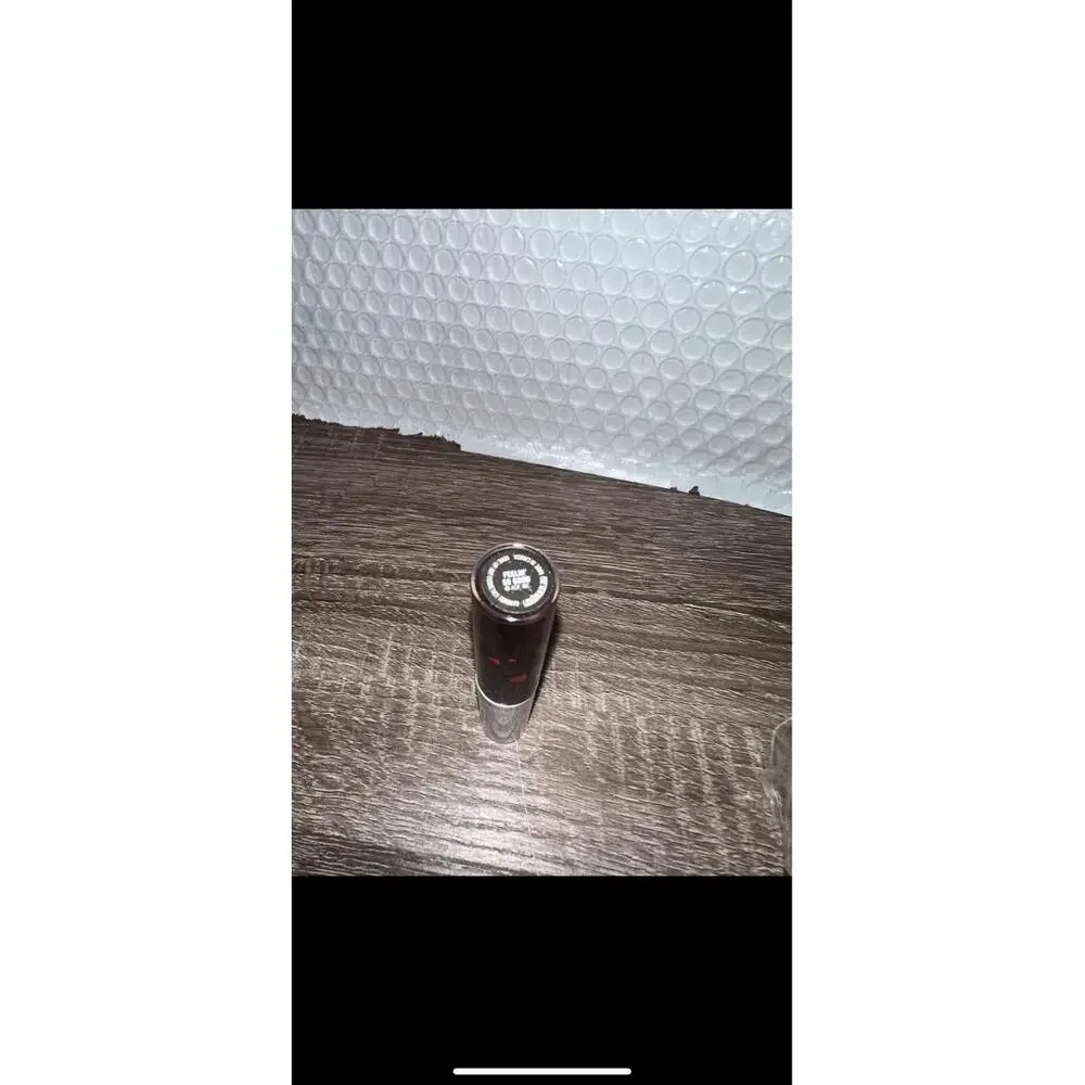 MAC Cosmetics Mall‎ Madness Dark Red Liquid Lip Gloss Archie feeling so good